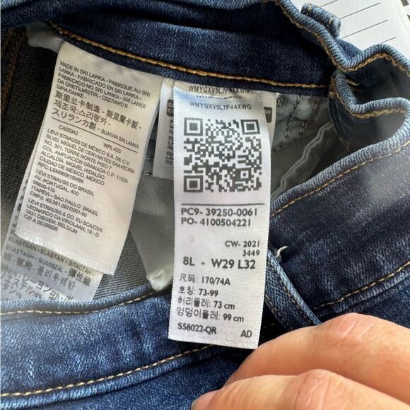 Levi’s Classic Straight Dark Wash High Rise Cotton Blend Jeans - Picture 5 of 5